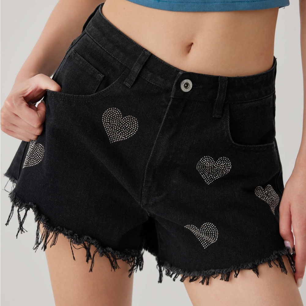 GUC Cider Rhinestone Heart Ripped Denim Shorts Size Small